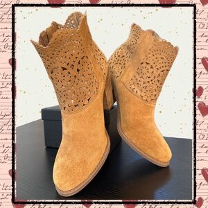 Jessica Simpson Camel Suede Cutout Ankle Booties Womens 7 Laser Cut Block Heel